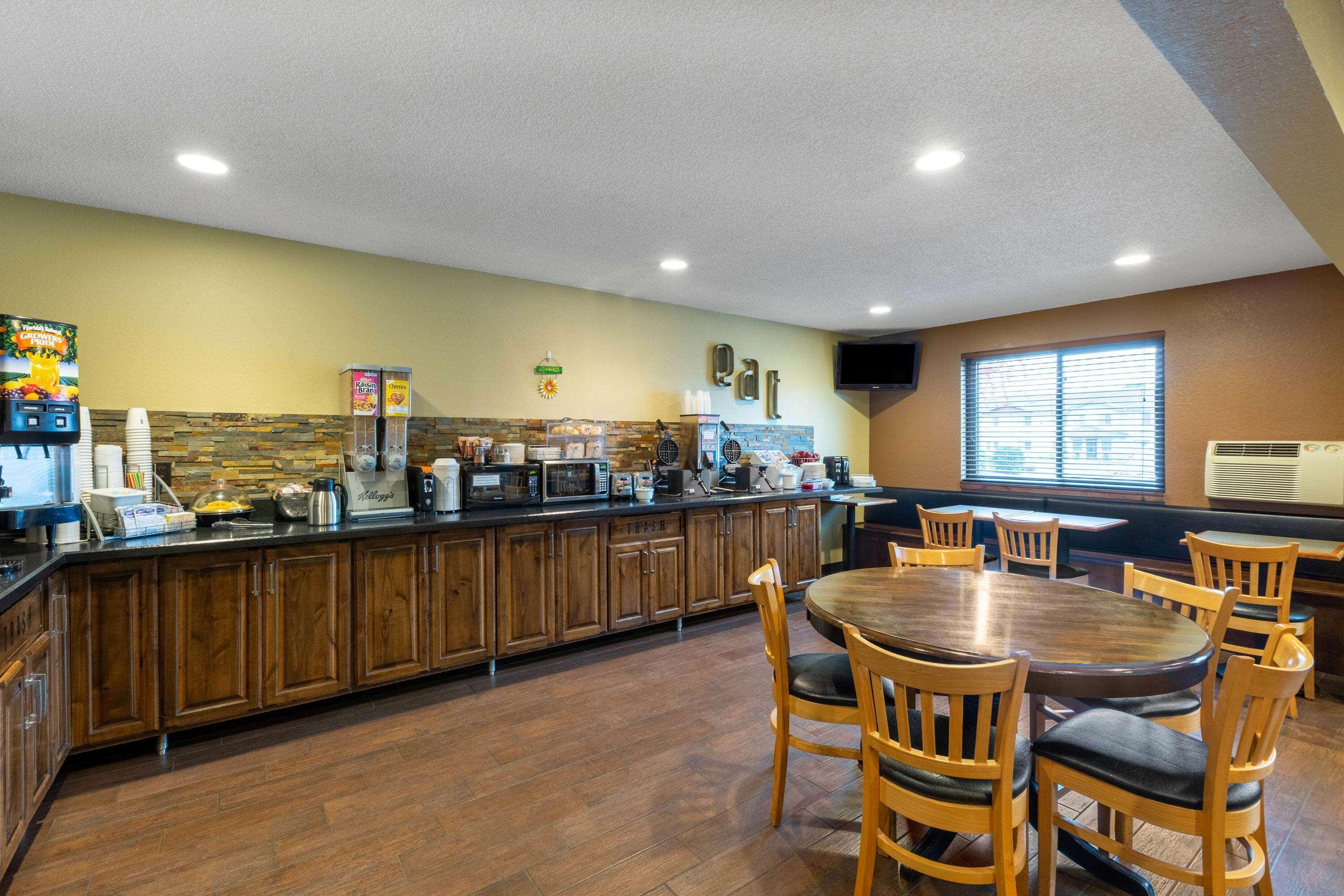 Super 8 By Wyndham Mn 2*