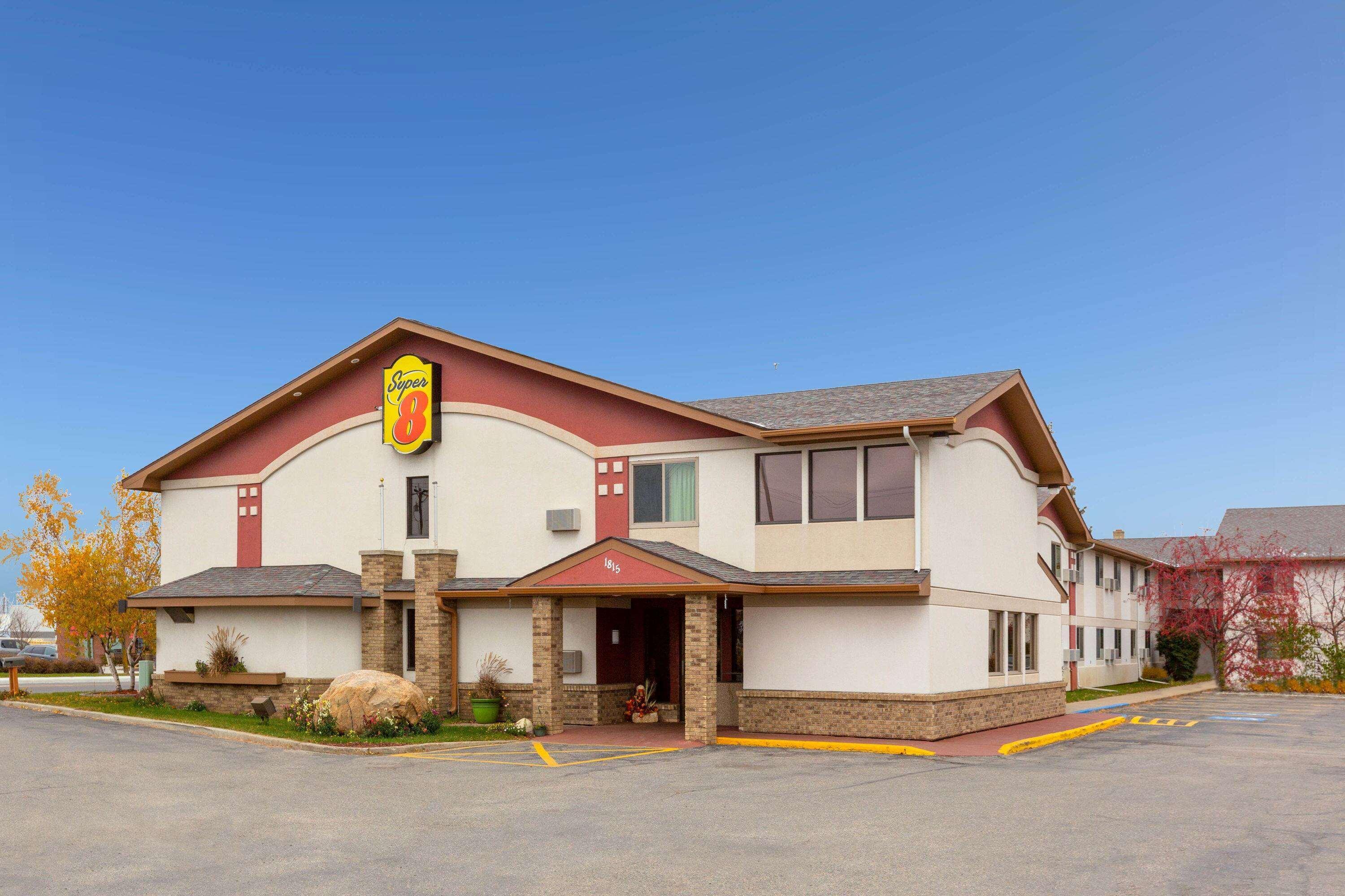 Super 8 By Wyndham Mn